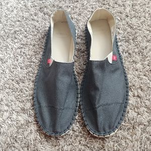 *4 for $15* Unisex Havaianas Espadrille